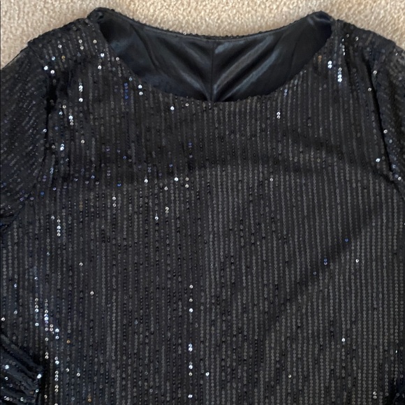 2X. DILLARDS SEQUIN FABRICATION LONG SLEEVED DRESS - Picture 4 of 10